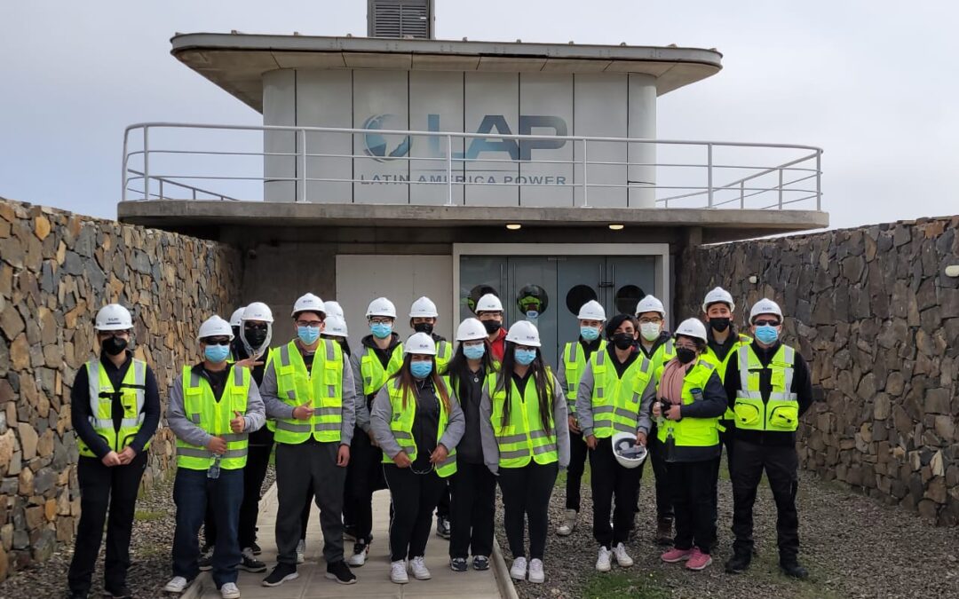 Estudiantes del Liceo de Canela aprendieron sobre energía renovable en Parque Eólico Totoral